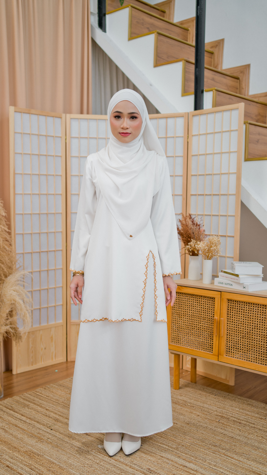 Kurung Damaris - White