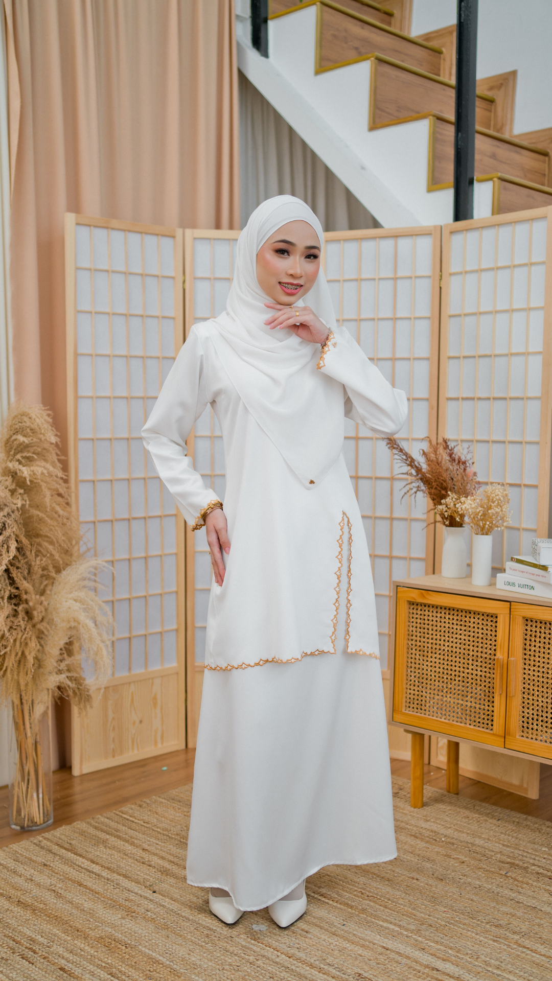 Kurung Damaris - White