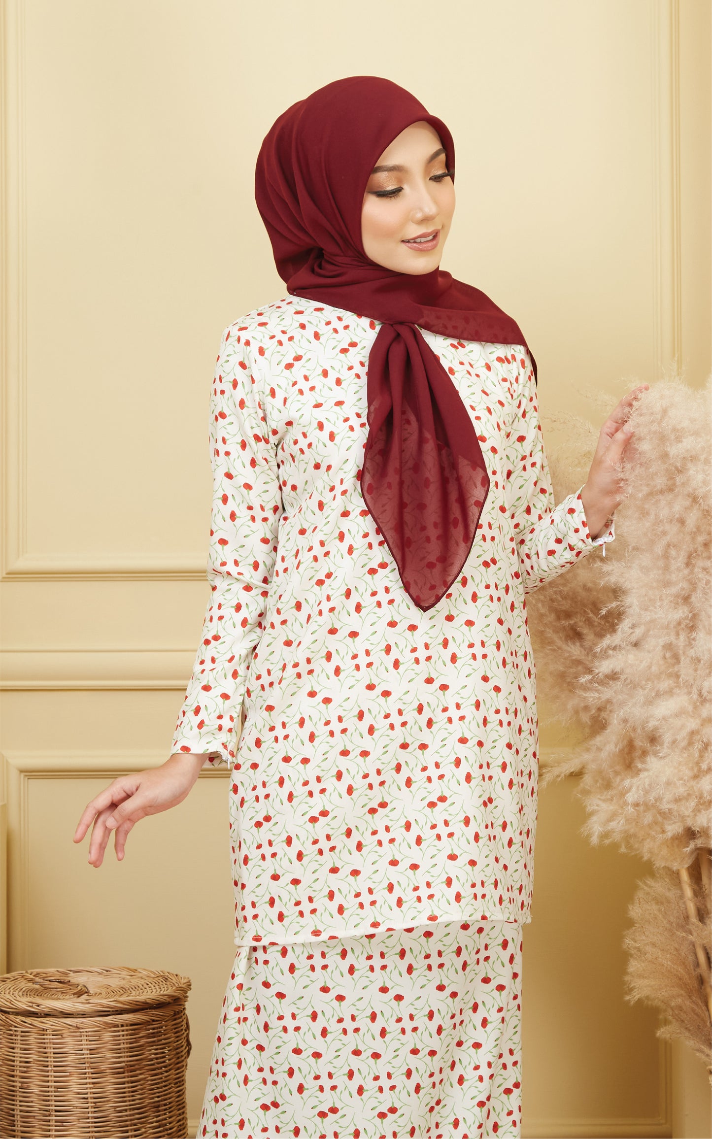 Kurung Modern Camelia in Carnation Red