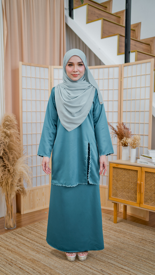 Kurung Damaris - Blue Emerald