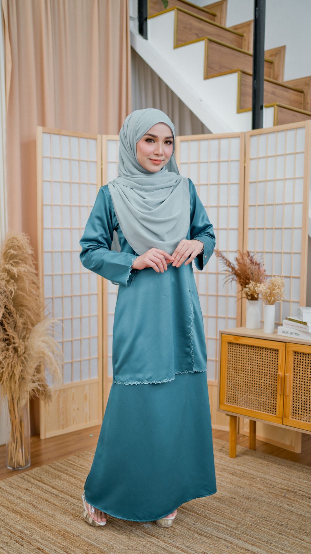 Kurung Damaris - Blue Emerald