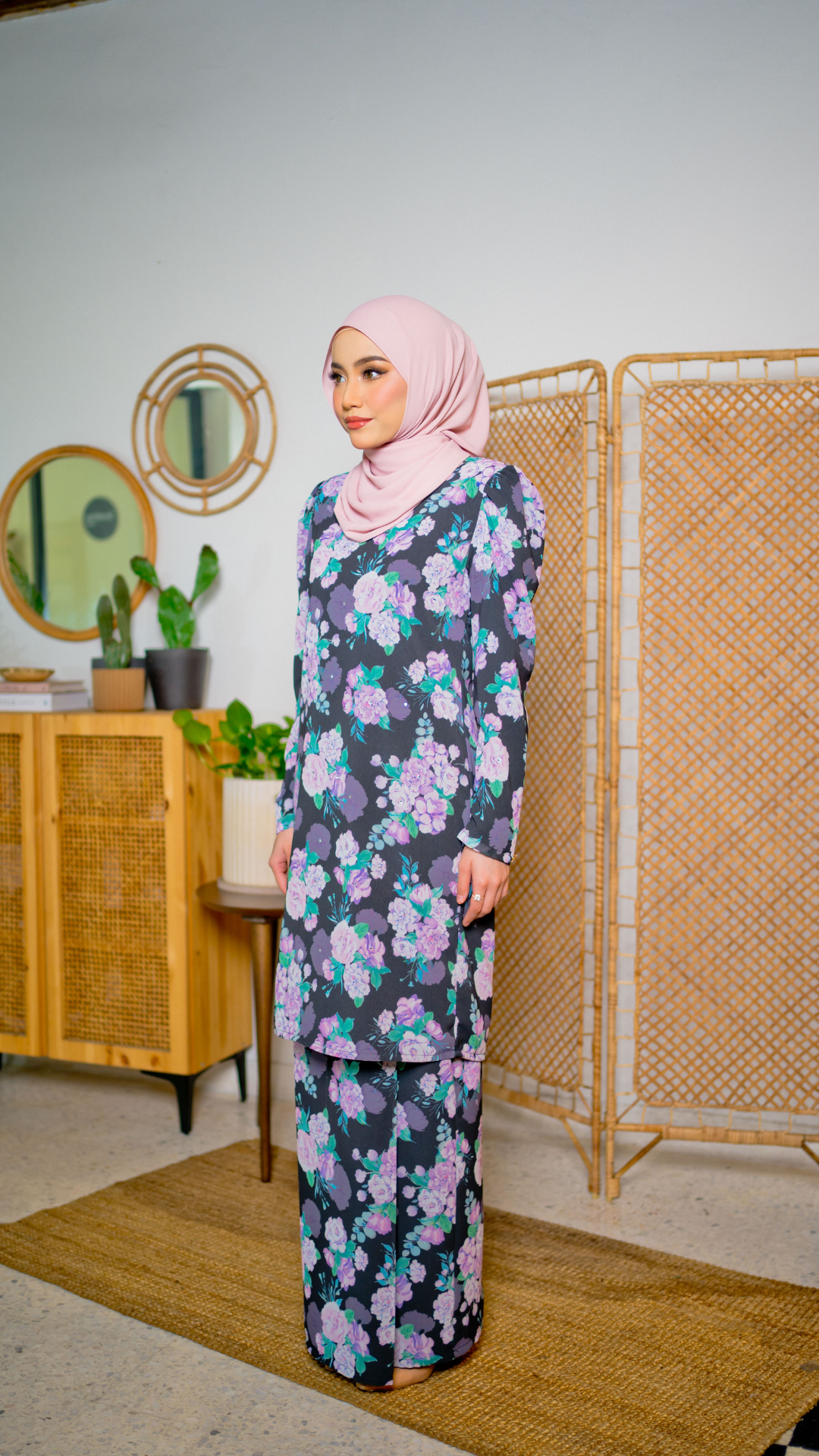 Kurung Waiduri - Jet Black