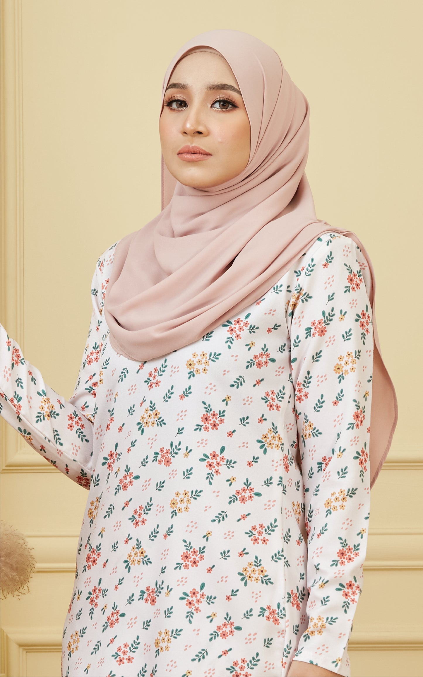 Kurung Modern Sophia in Peach Puff